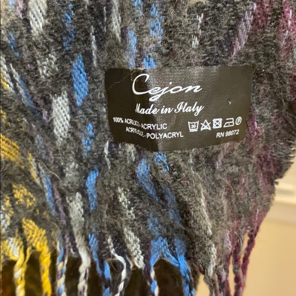 Scarf - Picture 5 of 5